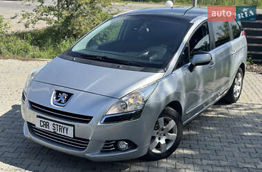 Микровэн Peugeot 5008 2012 в 