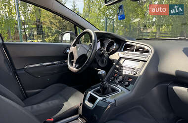 Микровэн Peugeot 5008 2012 в 