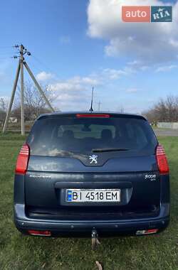 Микровэн Peugeot 5008 2013 в 