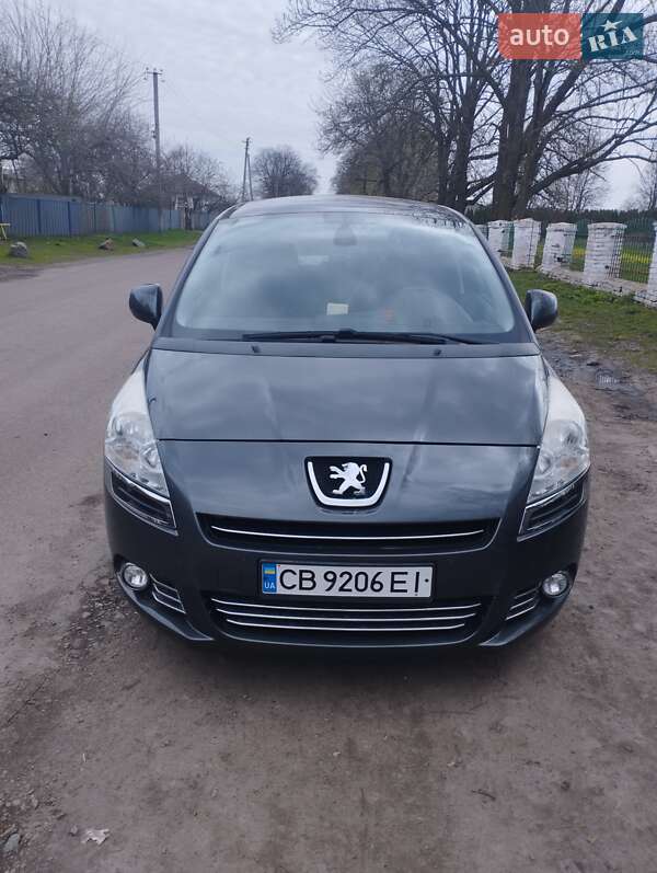 Peugeot 5008 2013