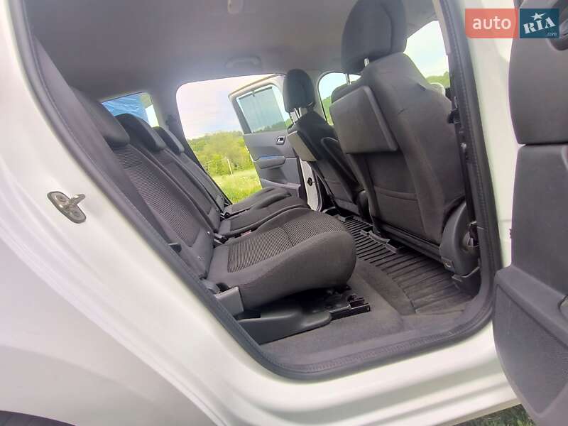 Мікровен Peugeot 5008 2016 в Чернівцях