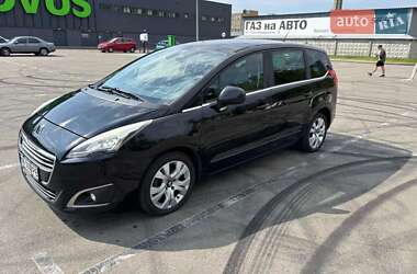 Микровэн Peugeot 5008 2013 в Киеве
