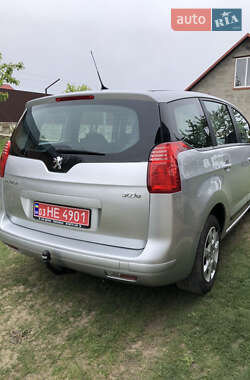 Микровэн Peugeot 5008 2009 в 