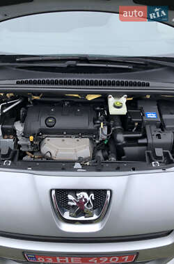 Микровэн Peugeot 5008 2009 в 
