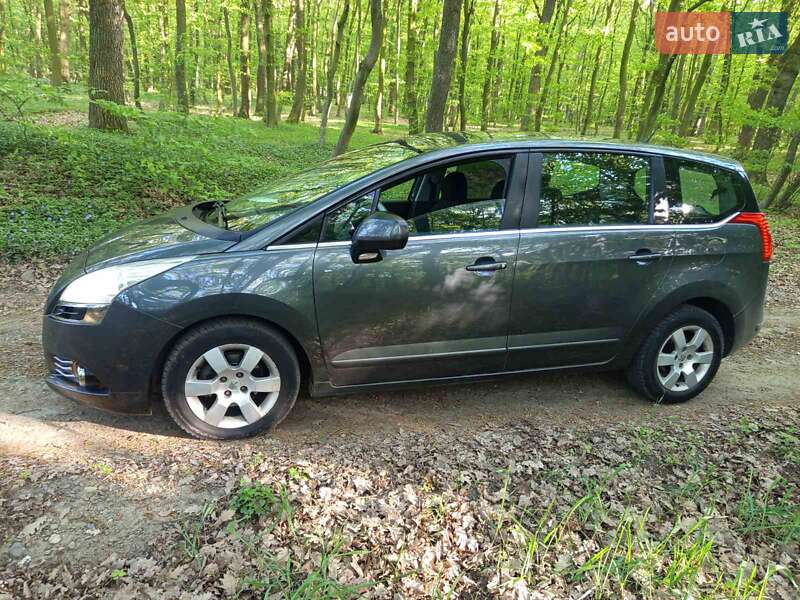 Мікровен Peugeot 5008 2010 в Чернівцях