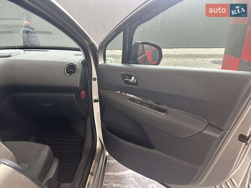 Микровэн Peugeot 5008 2013 в Ивано-Франковске