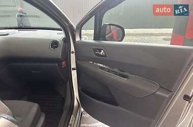 Микровэн Peugeot 5008 2013 в 