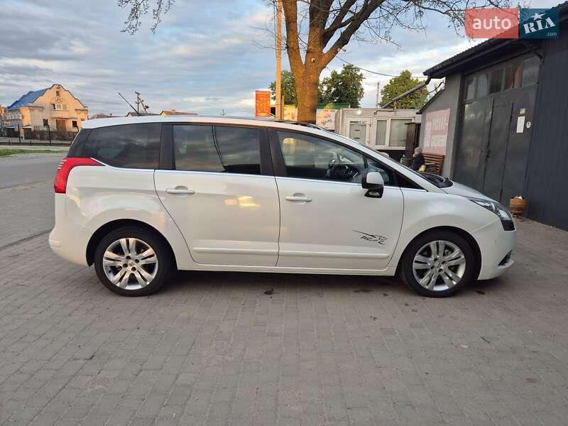 Мікровен Peugeot 5008 2011 в Млиніві