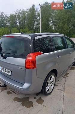 Микровэн Peugeot 5008 2014 в 