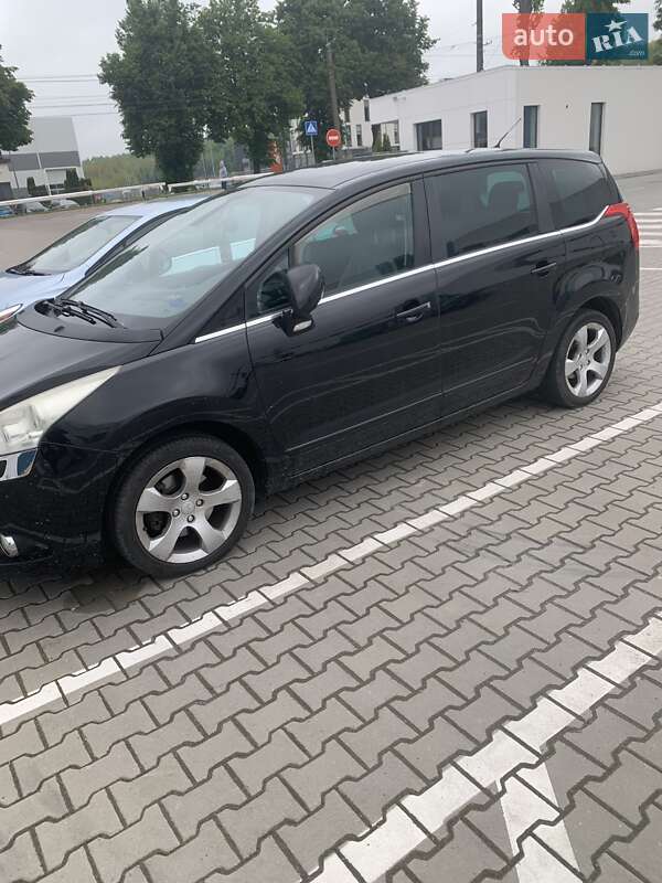 Микровэн Peugeot 5008 2010 в Львове