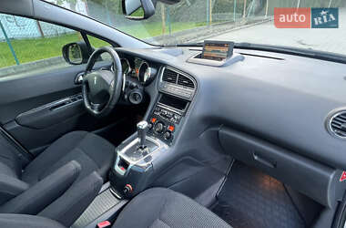 Микровэн Peugeot 5008 2011 в 