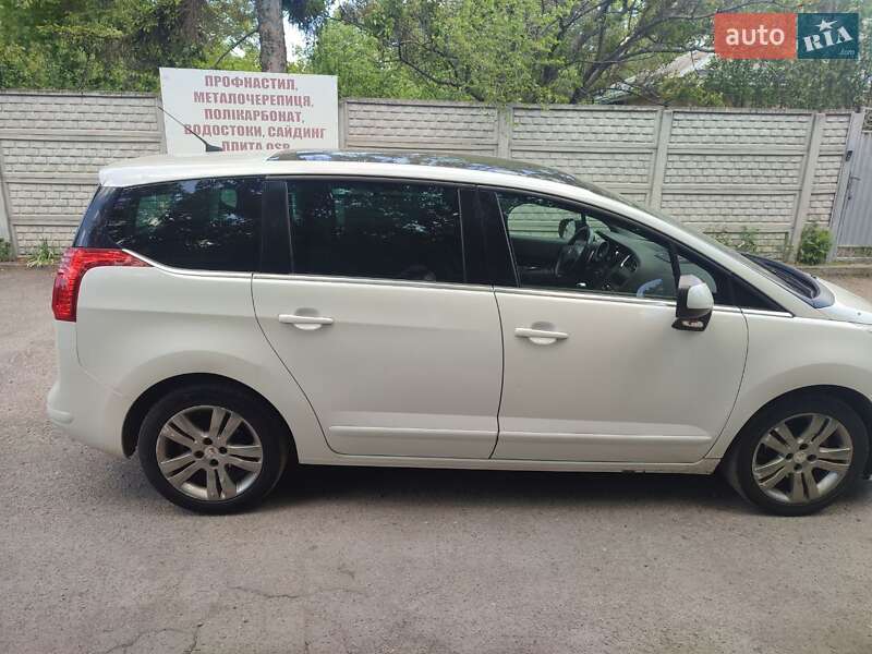 Микровэн Peugeot 5008 2009 в Киеве