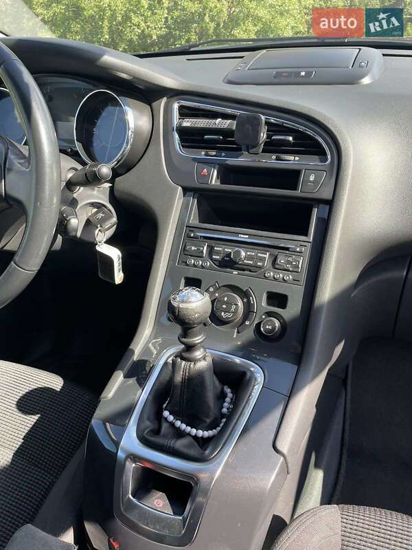 Микровэн Peugeot 5008 2012 в Львове