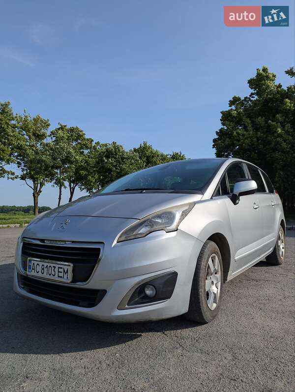 Микровэн Peugeot 5008 2014 в Владимире