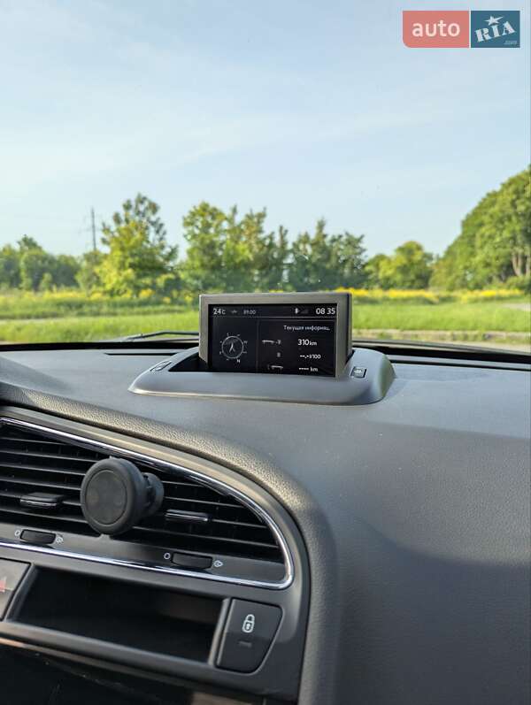 Микровэн Peugeot 5008 2014 в Владимире