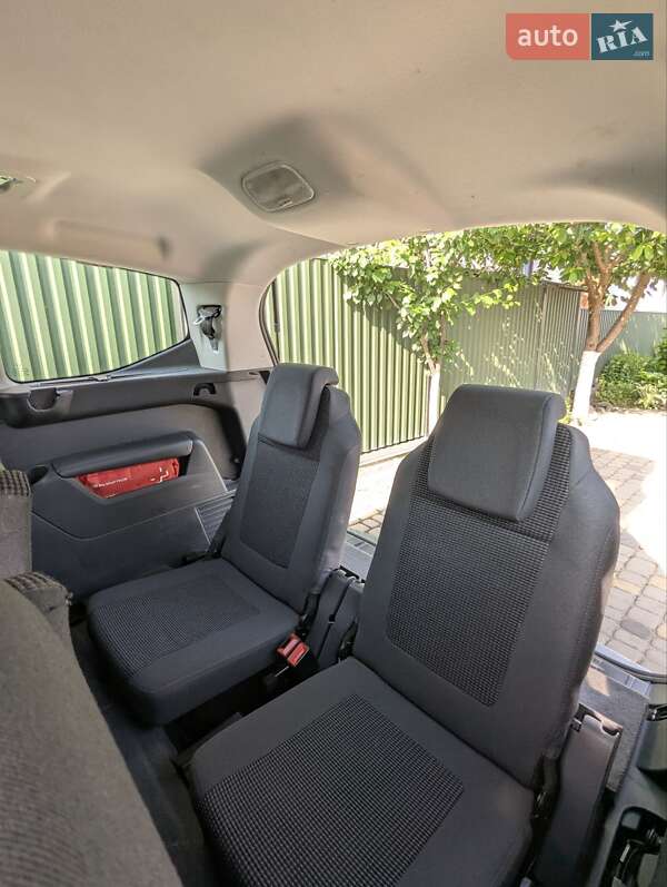 Микровэн Peugeot 5008 2014 в Владимире
