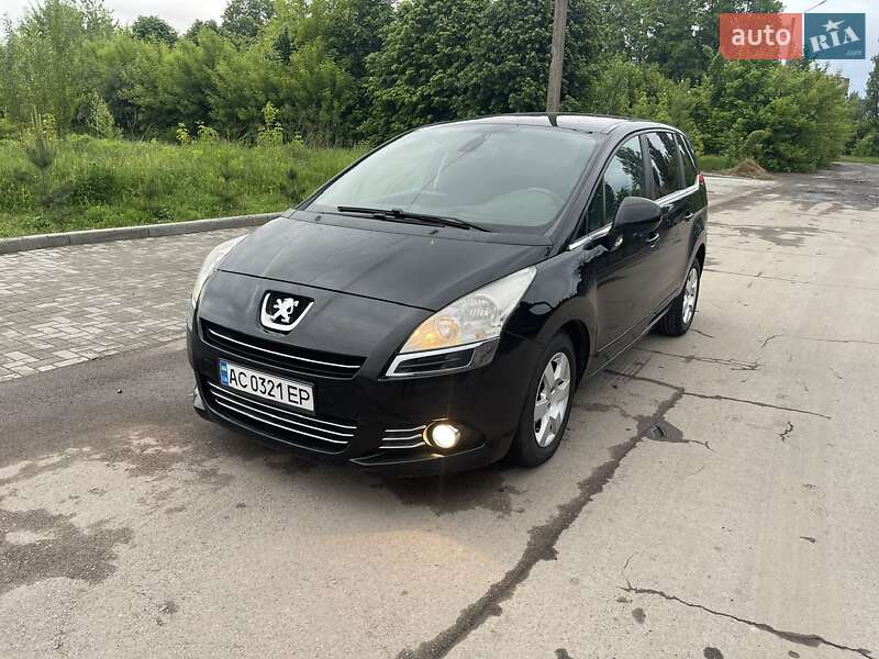 Микровэн Peugeot 5008 2011 в 