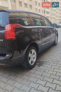 Микровэн Peugeot 5008 2011 в 