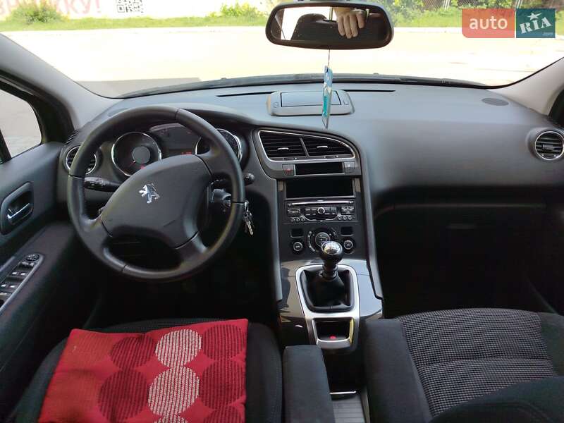 Микровэн Peugeot 5008 2010 в Житомире