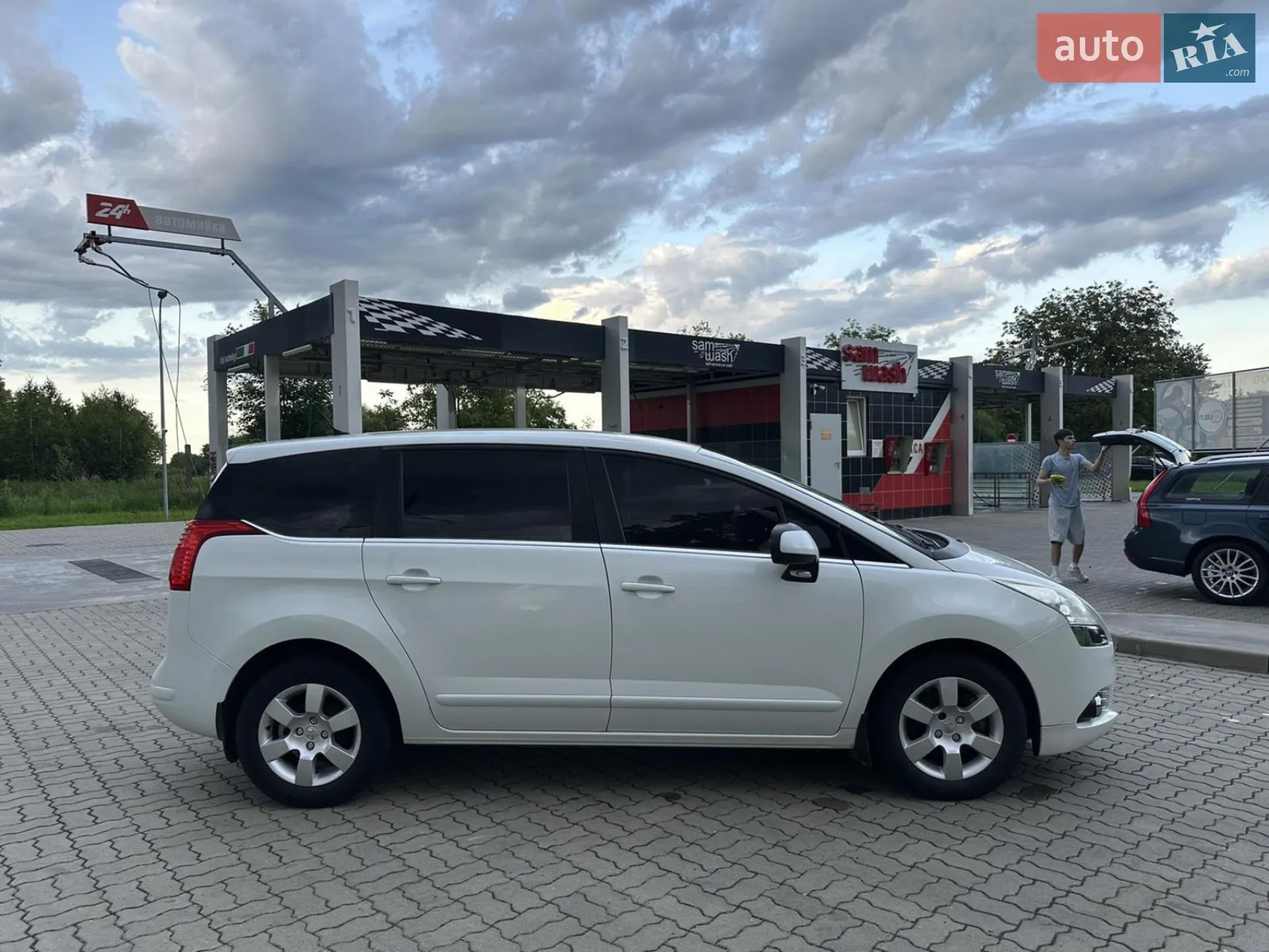 2011 Peugeot 5008 - мініатюра 8