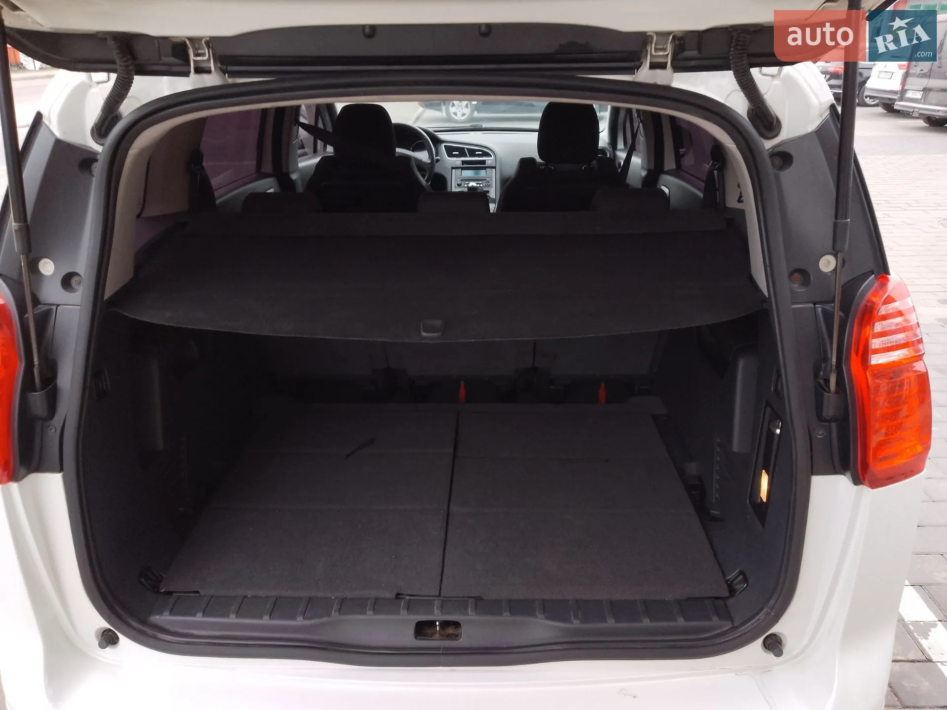2011 Peugeot 5008 - мініатюра 25