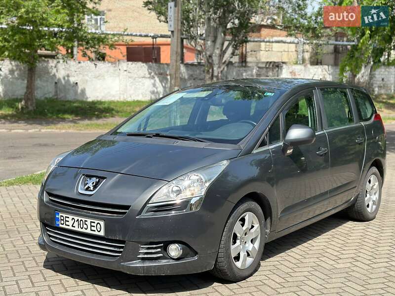 Peugeot 5008 2011