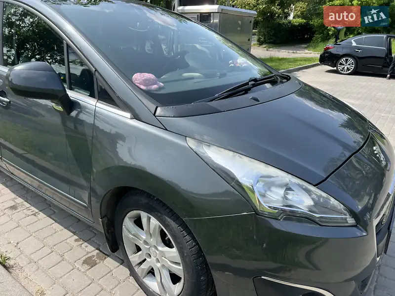 Peugeot 5008