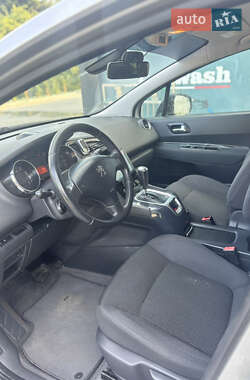 Микровэн Peugeot 5008 2015 в 
