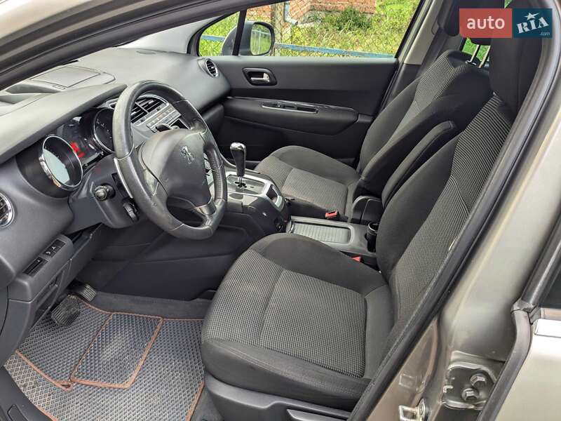 Мікровен Peugeot 5008 2010 в Кам'янець-Подільському