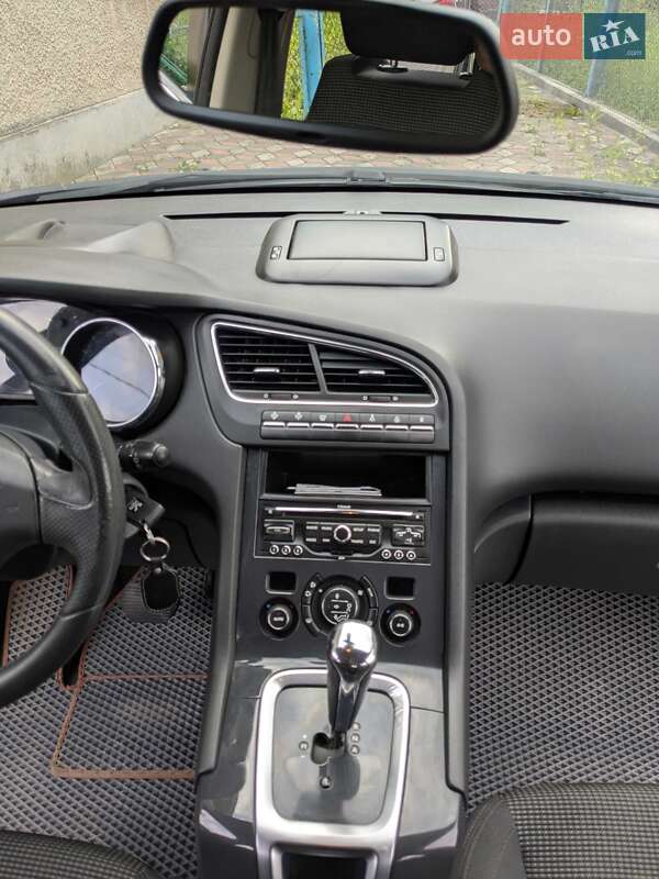 Мікровен Peugeot 5008 2010 в Кам'янець-Подільському