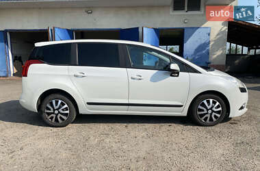Микровэн Peugeot 5008 2013 в 
