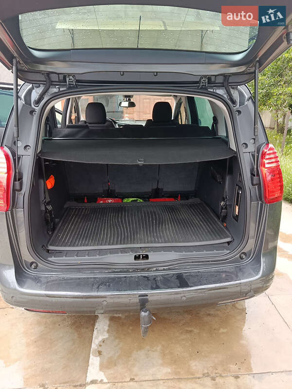 Мікровен Peugeot 5008 2011 в Сторожинці