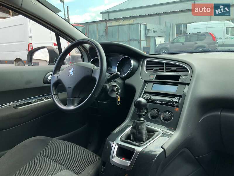 Мікровен Peugeot 5008 2011 в Ковелі