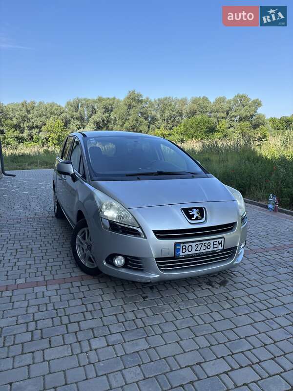 Peugeot 5008 2010