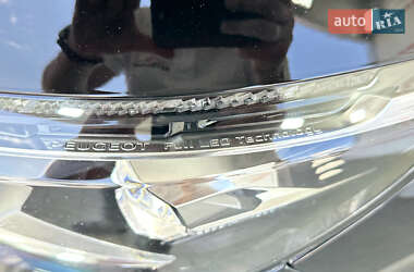 Внедорожник / Кроссовер Peugeot 5008 2019 в 