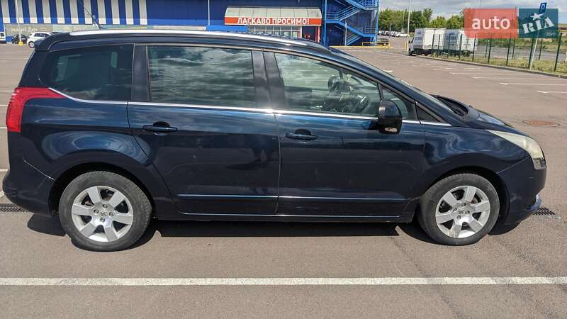 Мікровен Peugeot 5008 2011 в Рівному