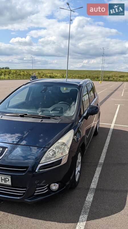 Мікровен Peugeot 5008 2011 в Рівному