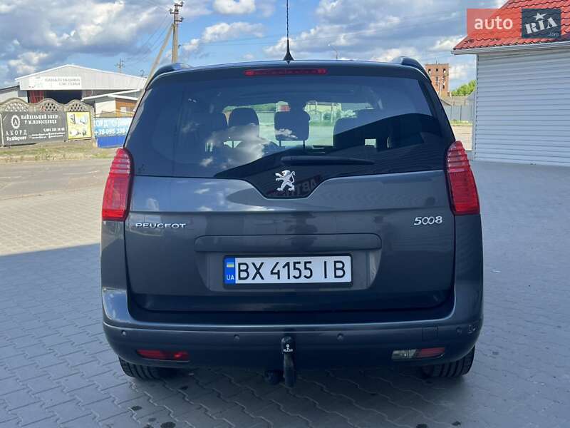Мікровен Peugeot 5008 2011 в Дунаївцях