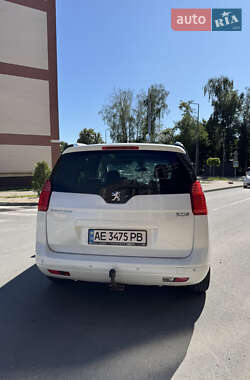 Микровэн Peugeot 5008 2011 в 