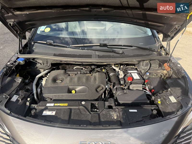 Позашляховик / Кросовер Peugeot 5008 2020 в Запоріжжі