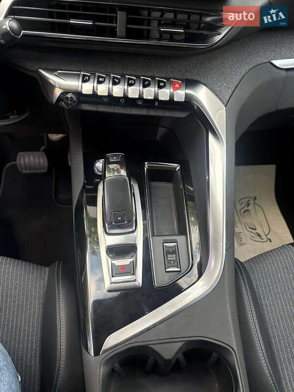 Позашляховик / Кросовер Peugeot 5008 2020 в Запоріжжі