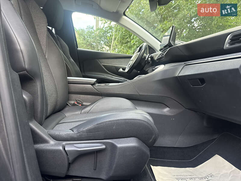 Позашляховик / Кросовер Peugeot 5008 2020 в Запоріжжі