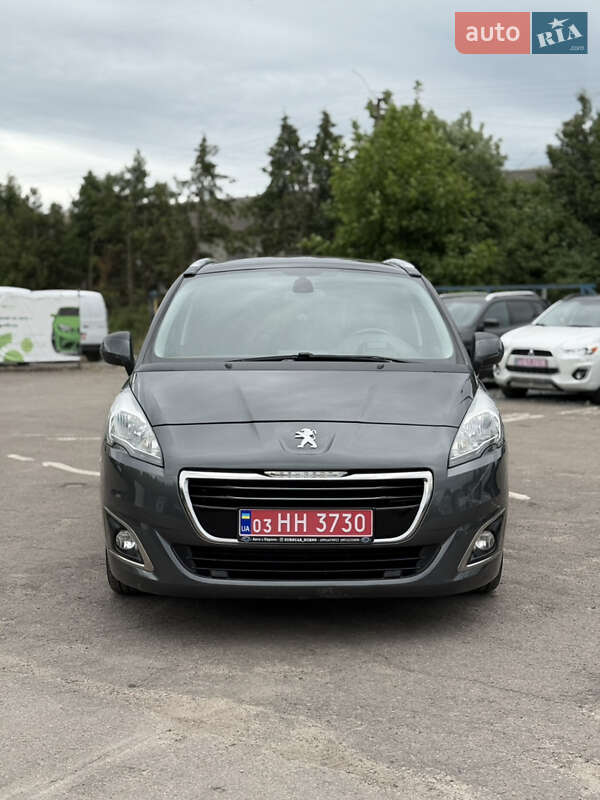 Микровэн Peugeot 5008 2015 в Дубно