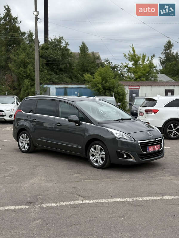 Микровэн Peugeot 5008 2015 в Дубно