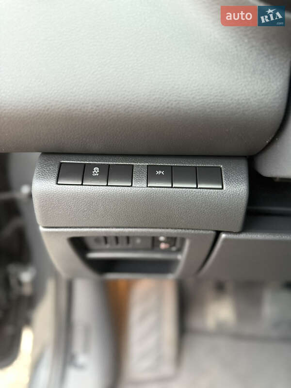 Микровэн Peugeot 5008 2015 в Дубно