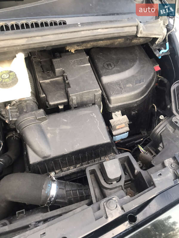 Мікровен Peugeot 5008 2011 в Кам'янці-Бузькій