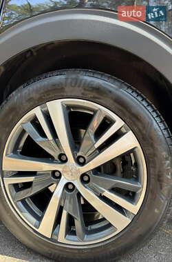 Позашляховик / Кросовер Peugeot 5008 2017 в Полтаві