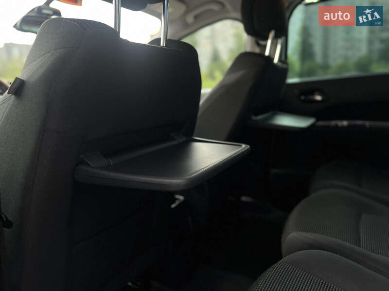 Микровэн Peugeot 5008 2016 в Дрогобыче