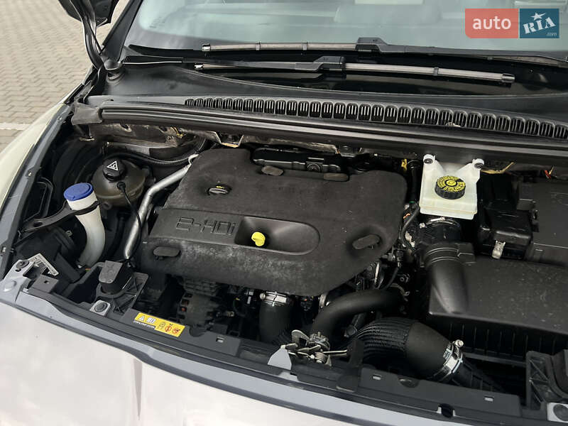 Микровэн Peugeot 5008 2016 в Дрогобыче