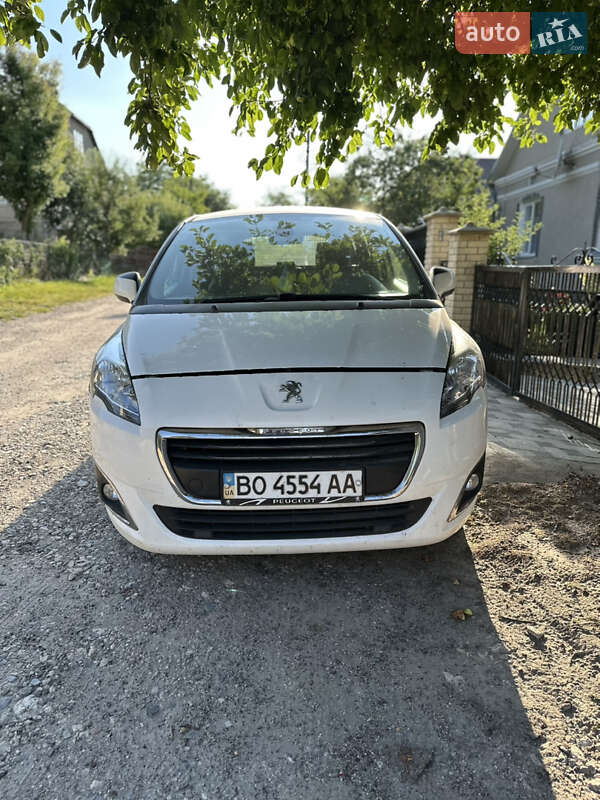 Peugeot 5008 2015